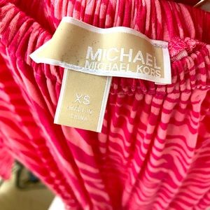 Michael by Michael Kors chic off the shoulder summer above the knee dress